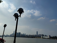 火箭少女杨超越发文称跳皮筋捉泥鳅这些都so easy